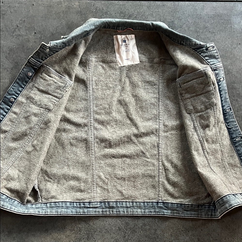Womens Light Blue Denim Vest - Relaxed Sleeveless Jacket - Picture 3 of 4